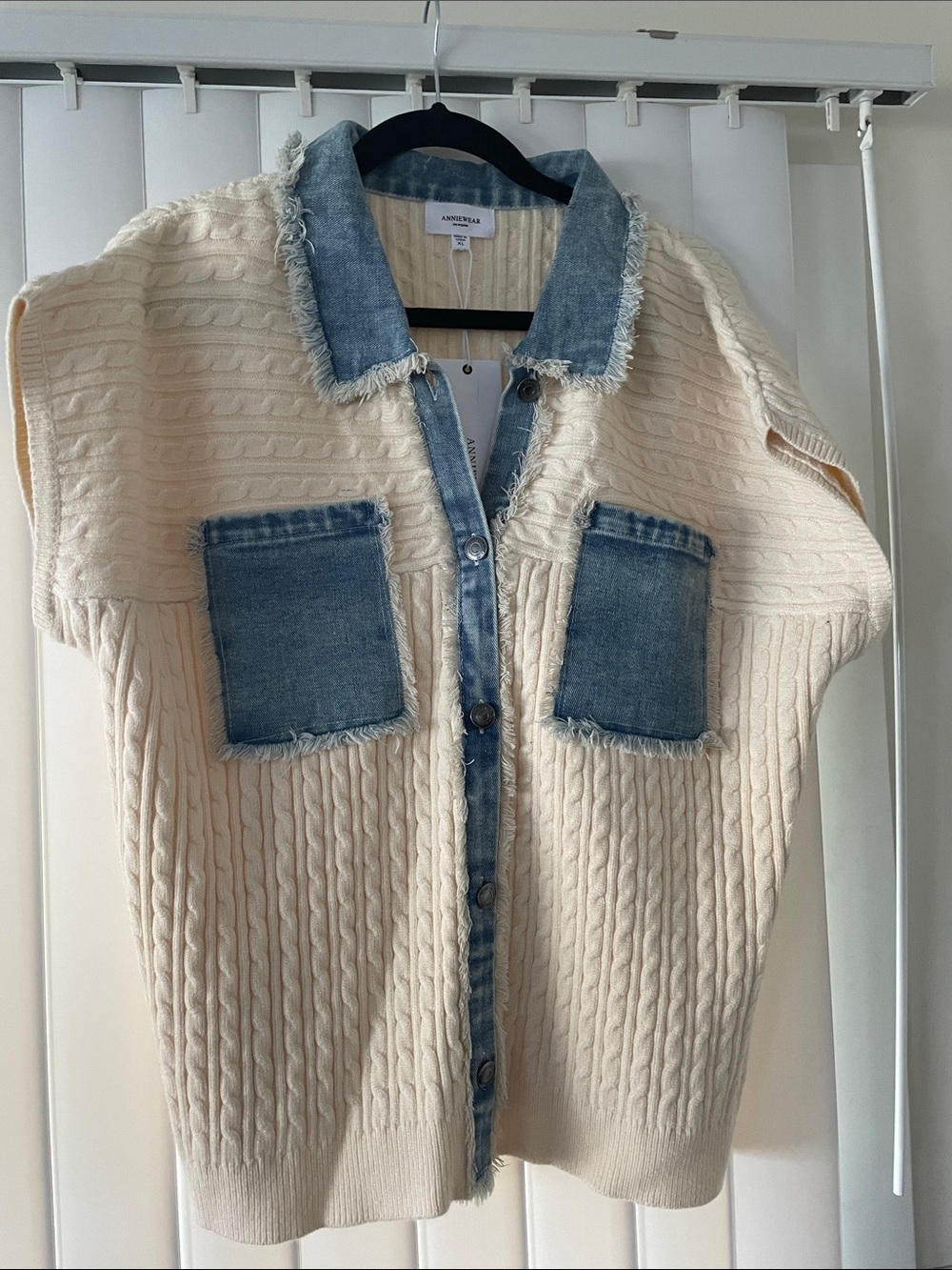 Anniewear Cream Cable Knit Vest with Blue Denim Trim size xlarge nwt